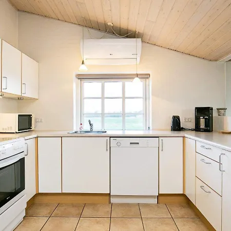 Feriehus Four-bedroom In Ulfborg 7 Øhuse