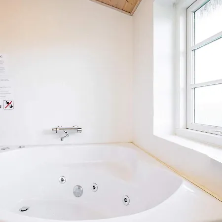 Four-bedroom In Ulfborg 7